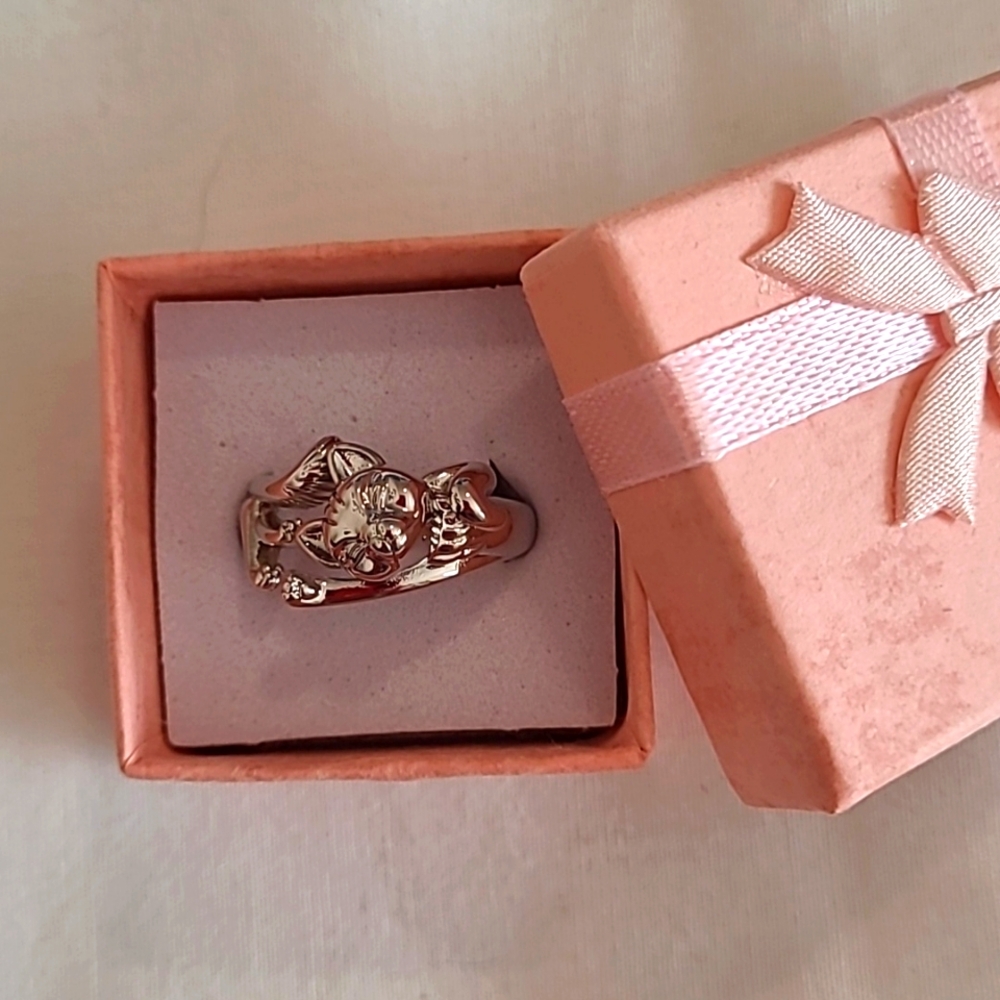 Cat silver ring